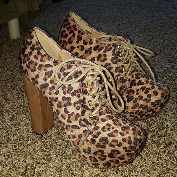 Fuzzy Leopard Platforms - Picture 2 of 4